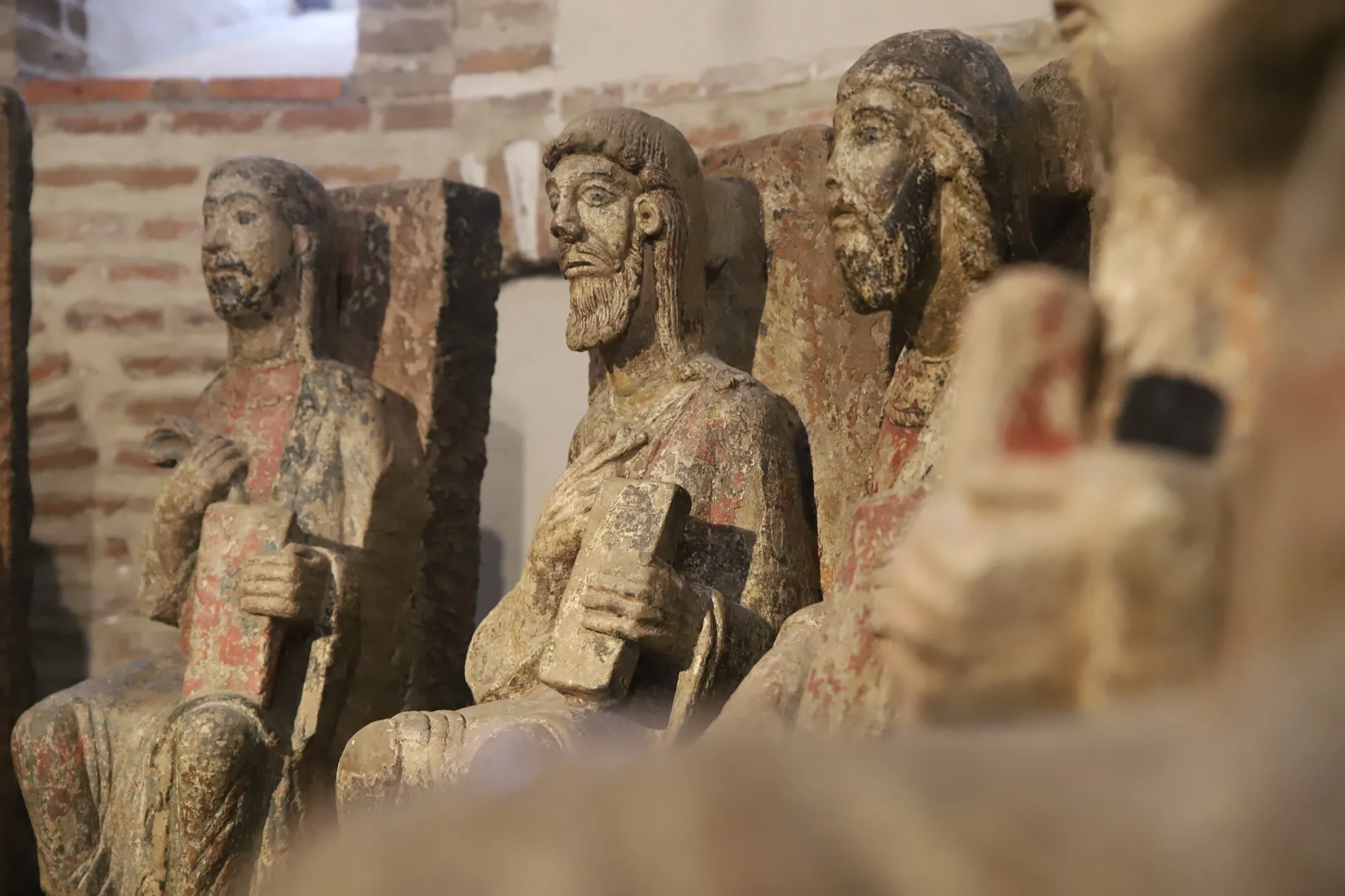 Apostolado: esculturas policromadas de la Iglesia de San Juan