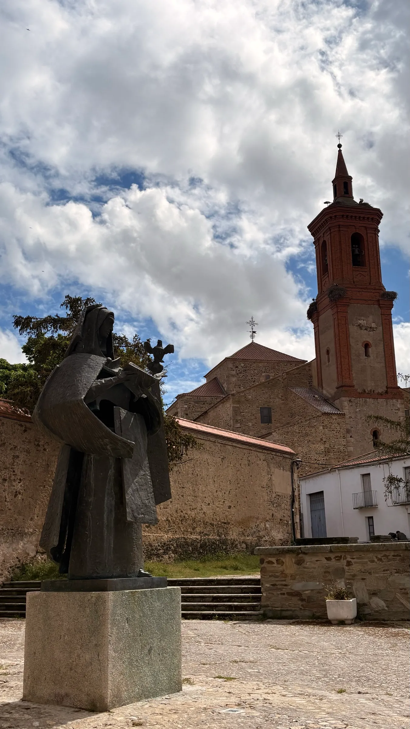 Estatua de Santa Teresa de Jesús en Alba de Tormes